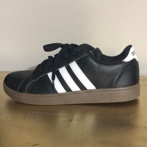 Adidas Sneakers Black w White stripes (size 5)